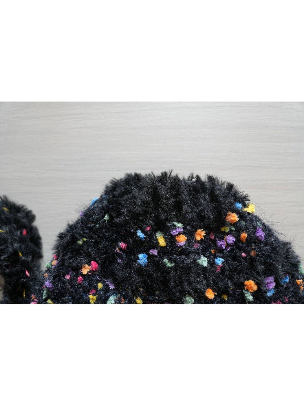 Funkyrel® Atzbranding Limited – wholesale Mössa - Dam – Haila - Vinterstickad mössa med färgglada spräckliga mönster4