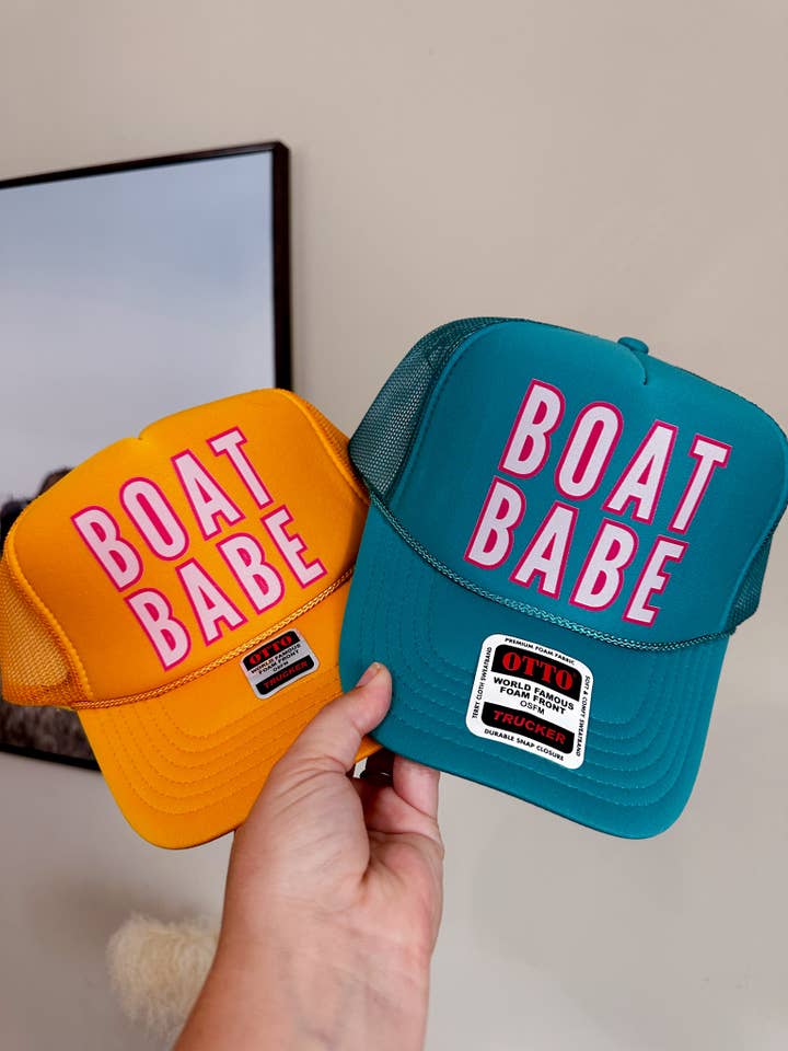 Båt Babe Truckerhatt för wholesale av Hartland Goods