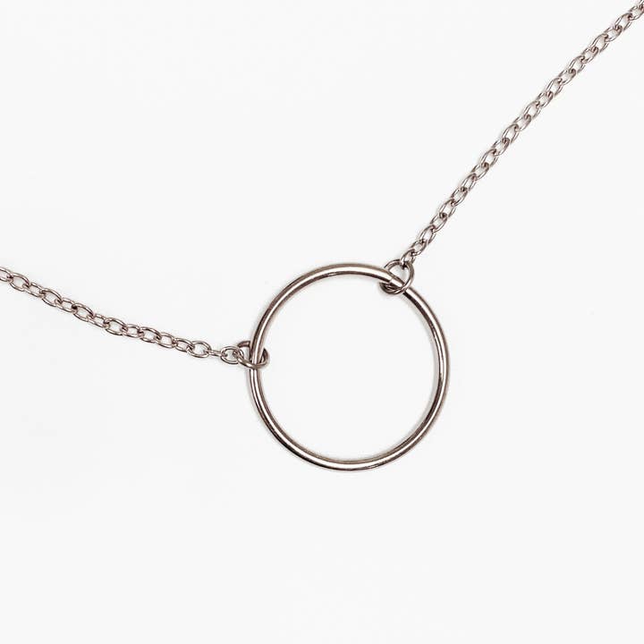 UDSALG - Loop - Hverdags Halskæde (Rosa eller Hvid) for engroshandel hos Liventi Jewelry