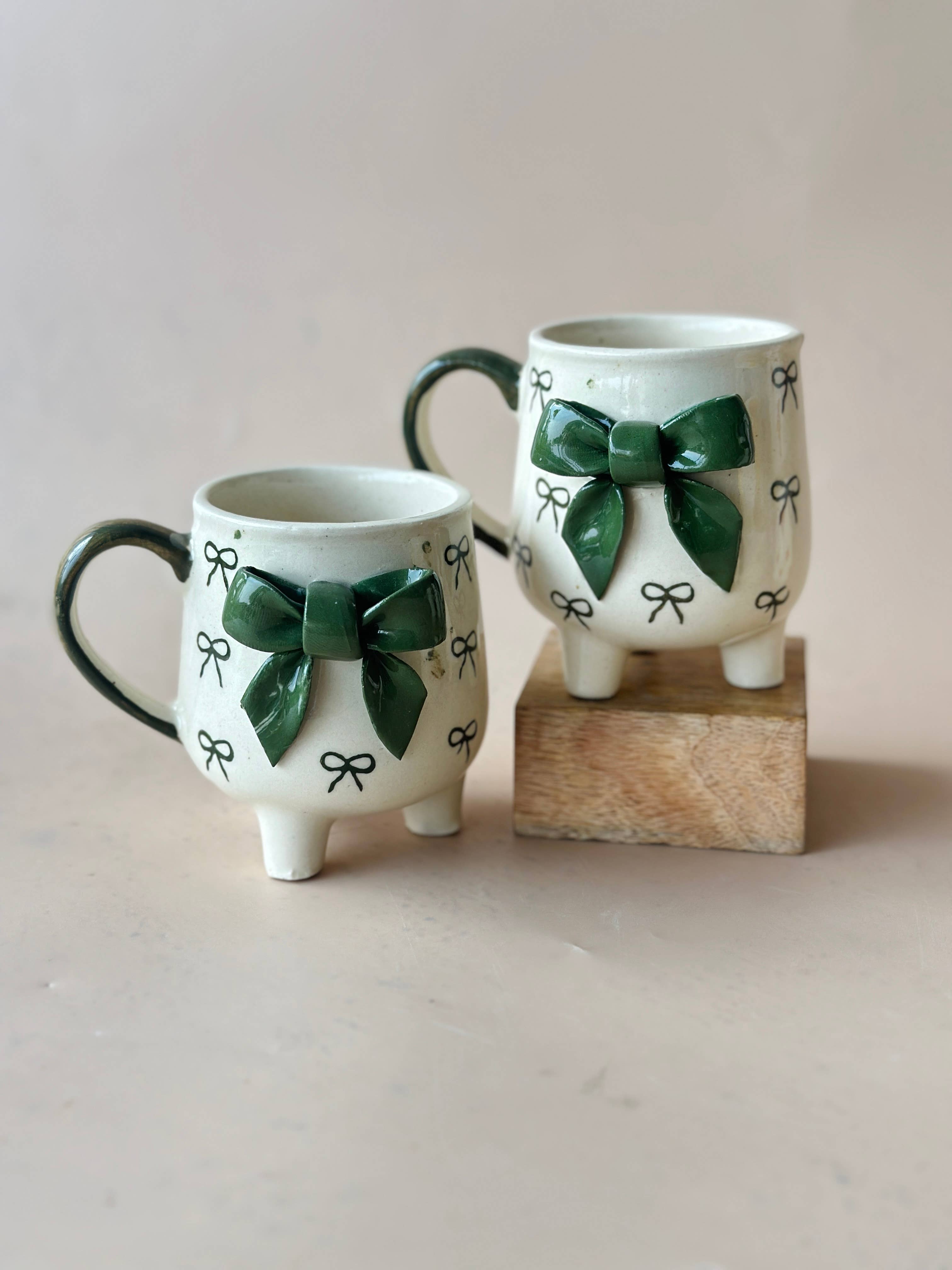 Casa Amarosa - Wholesale Coffee Mug - Dramatic Big Bow Mug - Green, 3 x 3.5 Inches1