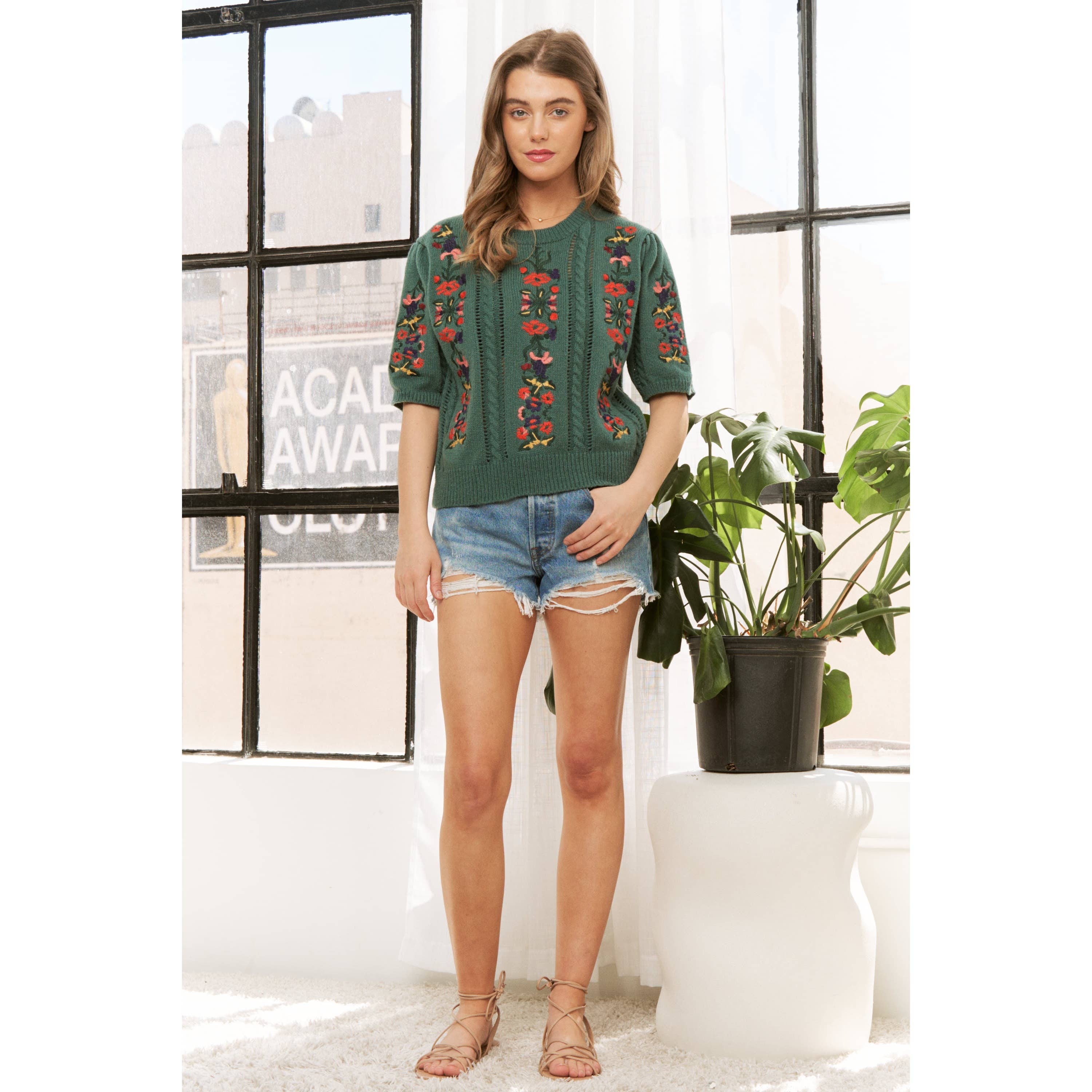 Sweet Generis - Wholesale Knit Sweater - Women's - CUTE FLORAL EMBROIDERY CASUAL PULLOVER SWEATER3