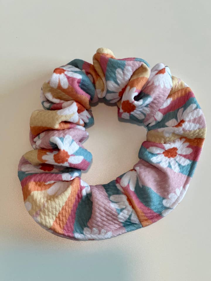 Groovy pour la vente par Clove Boutique