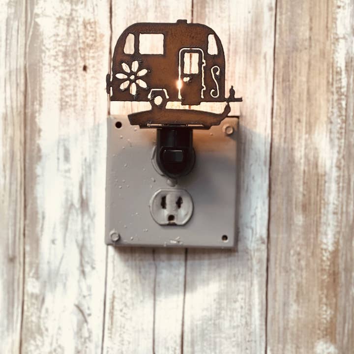 Universal Ironworks USA - Wholesale Night Light - Airstream GARDEN FRIEND Night light Image Camping Gift KOA