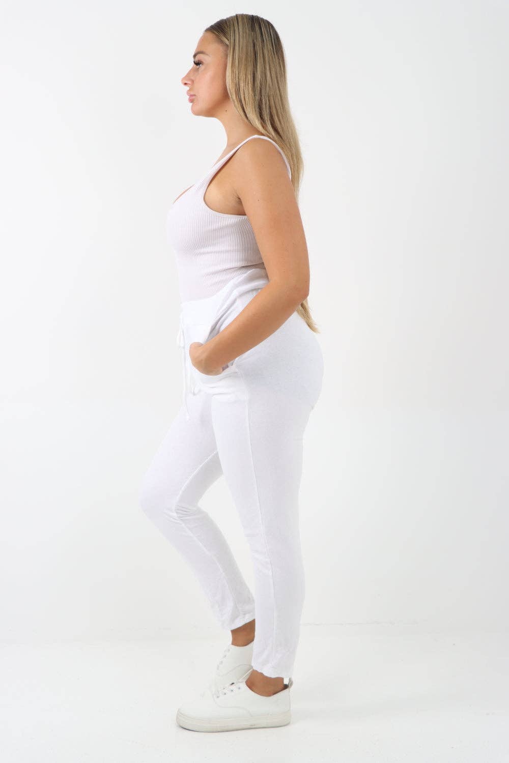 Miss Bold – Großhandel Lounge-Trainingshose/-Jogginghose – Damen – Italienische schlichte Basic-Jogginghose mit Kordelzug44