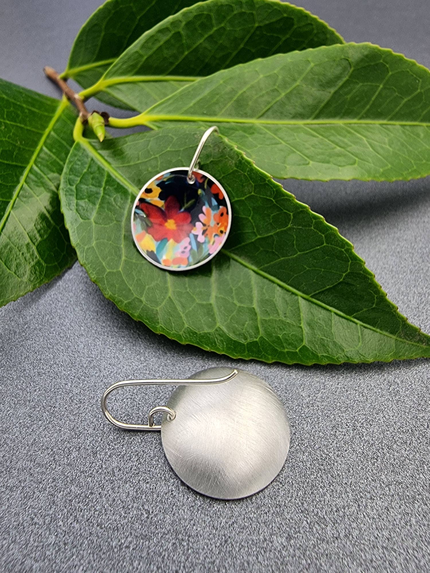 erin.k creative studio - Wholesale Dangle earrings - FLORETTE - Ruby domed earrings2