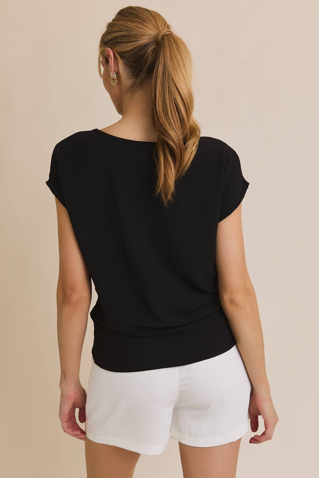 GILLI - Wholesale Blouse - Women's - SOLID WOVEN TEE WITH FRONT KNOT DETAIL1