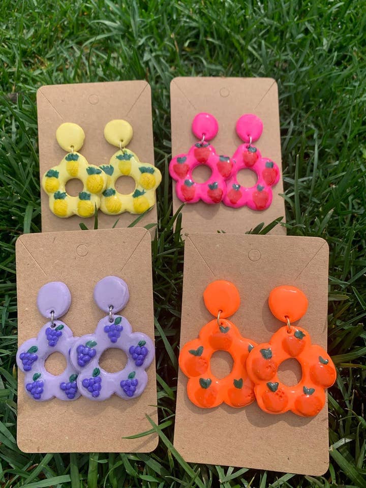 Fruits pastels pour la vente par Polymearrings Jewelry Co.