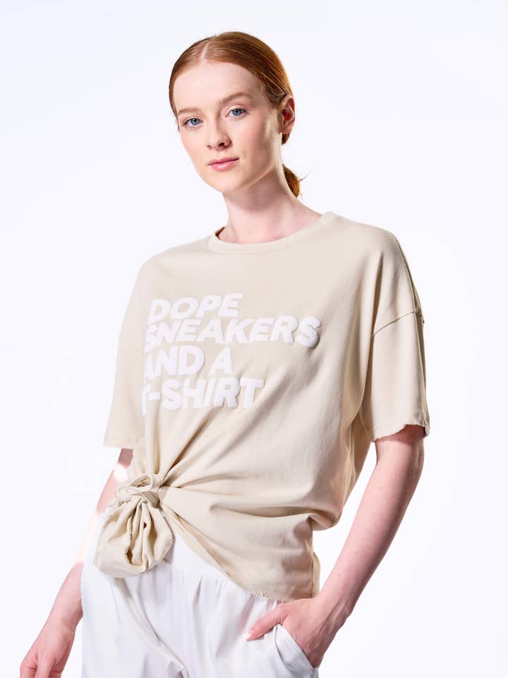 The Fifth Week - Vendita all'ingrosso Maglietta serigrafata - Donna - Sneakers nere 'Dope... ' T-shirt4