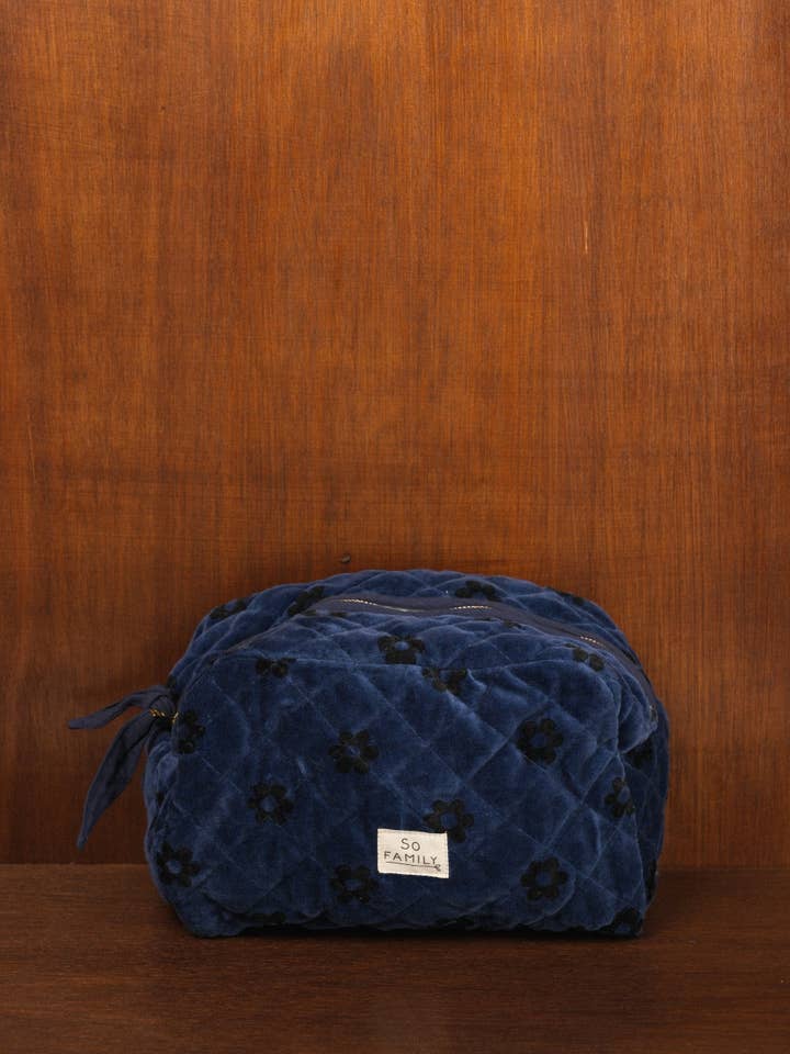 Trousse de Toilette Velours fleurs pour la vente par SO FAMILY