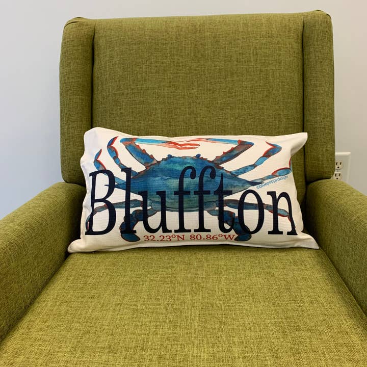 Almohada lumbar Blue Crab - Personaliza con «Your Town» para venta al por mayor de Blue Poppy Designs