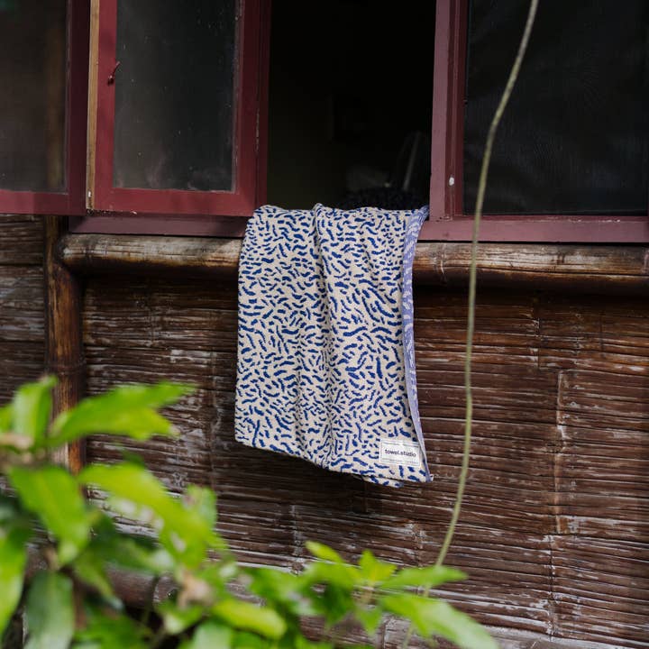 towel.studio - Wholesale Beach Towel - Worm Beach Towel | Electric Blue4