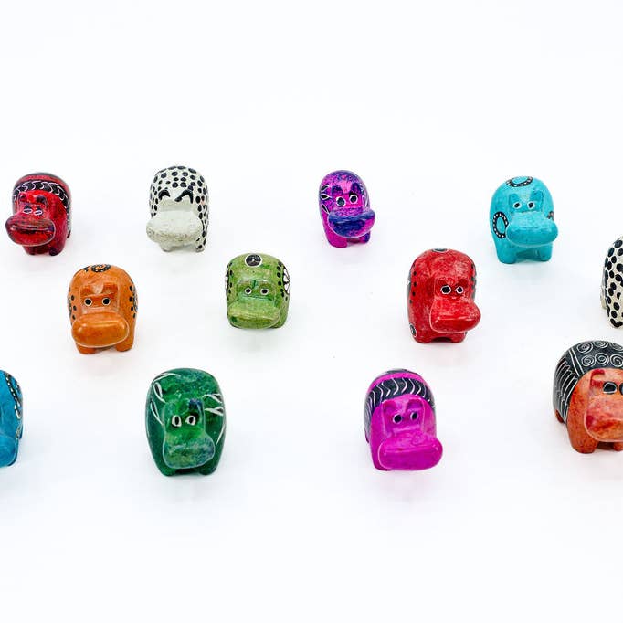 Figurine animalière en stéatite, petit hippopotame pour la vente par Gitzell FairTrade