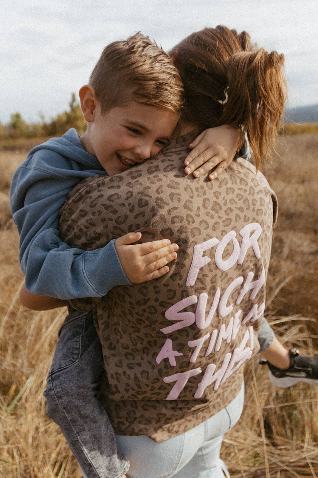 Little & Brave – Engroshandel T-shirt med print - Dame – Gud gjorde mig til mor for en tid som denne – Oversize T-shirt4