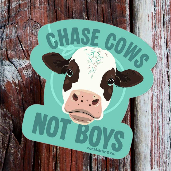 Chassez les vaches, pas les garçons - autocollant pour la vente par Cocklebur & Co.