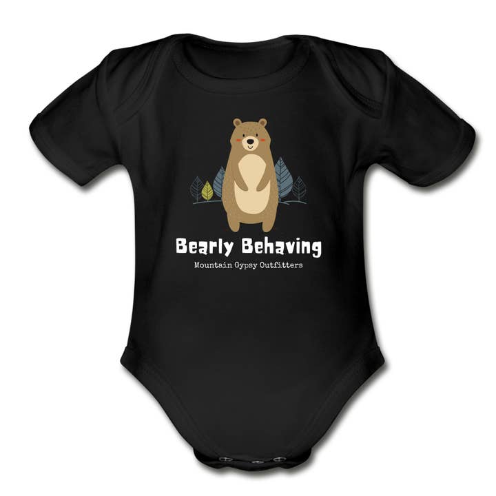 Bearly opfører spædbarn T-shirt for engroshandel hos Mountain Gypsy Outfitters