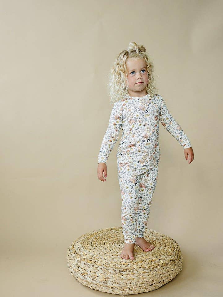 Little Joy Co. – Großhandel Schlafanzug-Set – Kinder – Pastellblüten 2-teiliges Modal-Pyjama-Set9