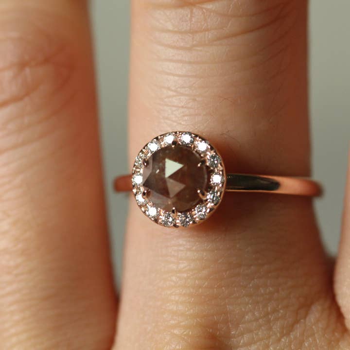 18K brunt salt- och peppardiamantförlovningsring i guld för wholesale av AdoreJ Jewelry Wholesale