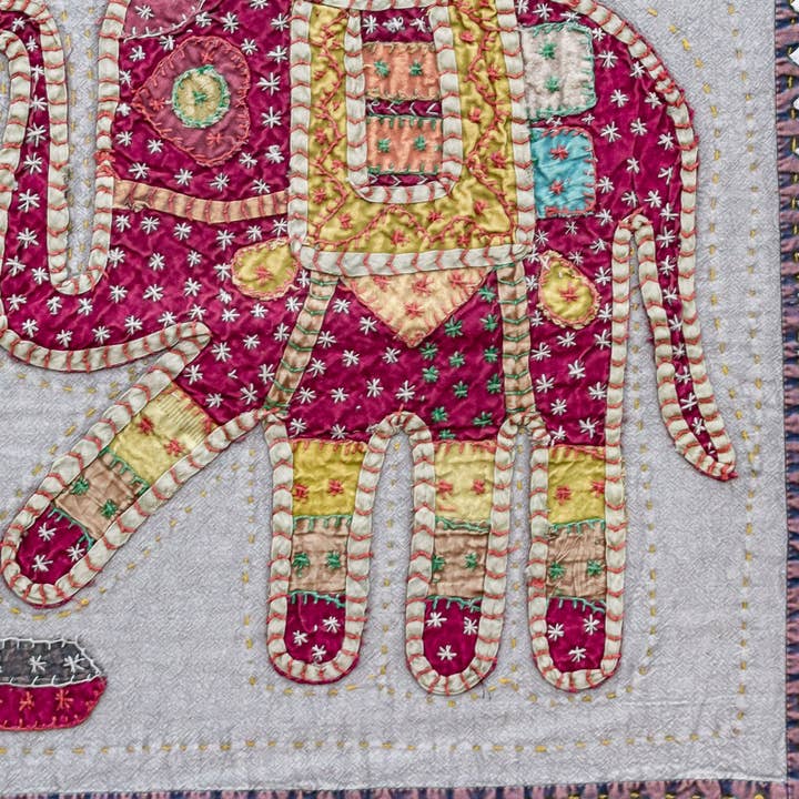 De-cor - Venta al por mayor Edredones acolchados - Cubrecama Kantha con Aplique de Elefante Alegre
