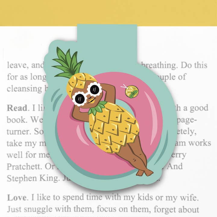 Magneetboeklegger | Zwembad Ananas Meisje voor wholesale door Lucy Loves Paper