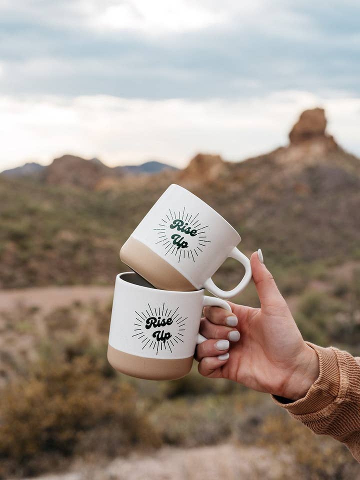 Rise Up Mug for engroshandel hos Amy Grace Monograms