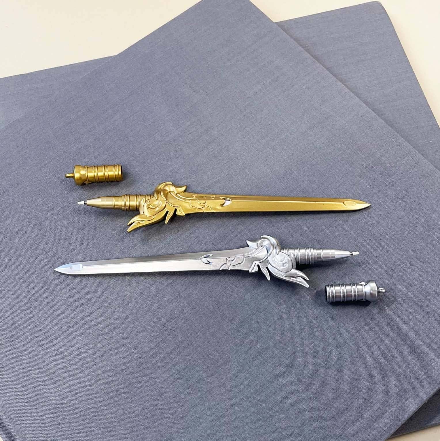 Soothi | Containers Of Creativity - Wholesale Pen - Zwaardvormige Novelty Pen - Leuk en Toonbaar Schrijfinstrument2