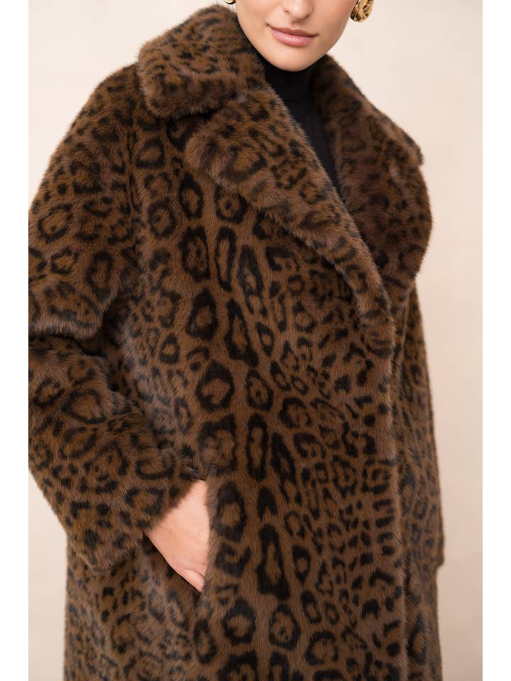 Attentif Paris - Wholesale Fur/Faux Fur Coat - Women's - Long synthetic fur coat with lapel collar14