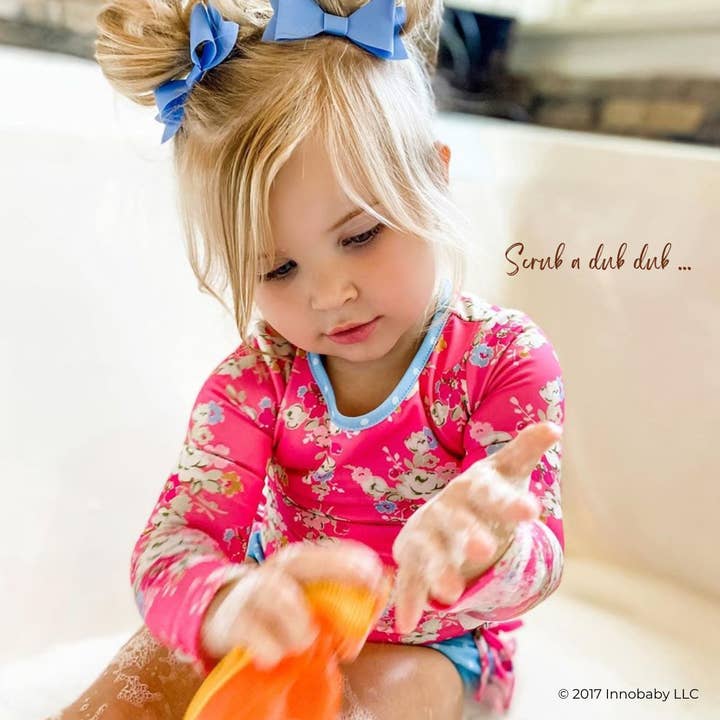 Innobaby on Faire - Venta al por mayor Juguete para la bañera - Bebés - Exfoliante de baño de silicona, divertido cepillo con forma de pez, juguete de baño para bebés17