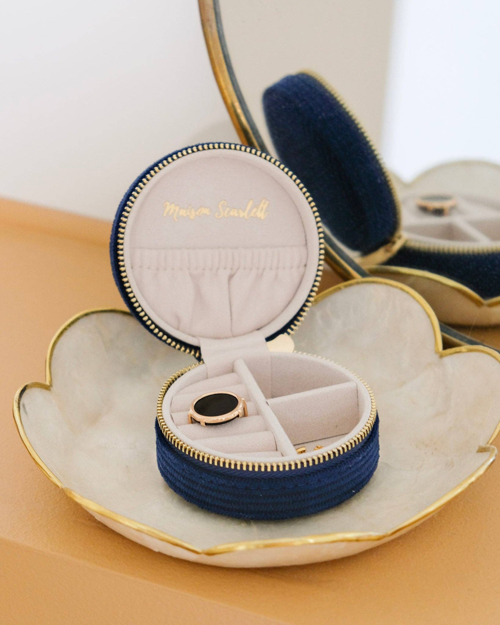 Maison Scarlett – wholesale Jewellery box/organiser – Yvonne corduroy travel jewelry box5