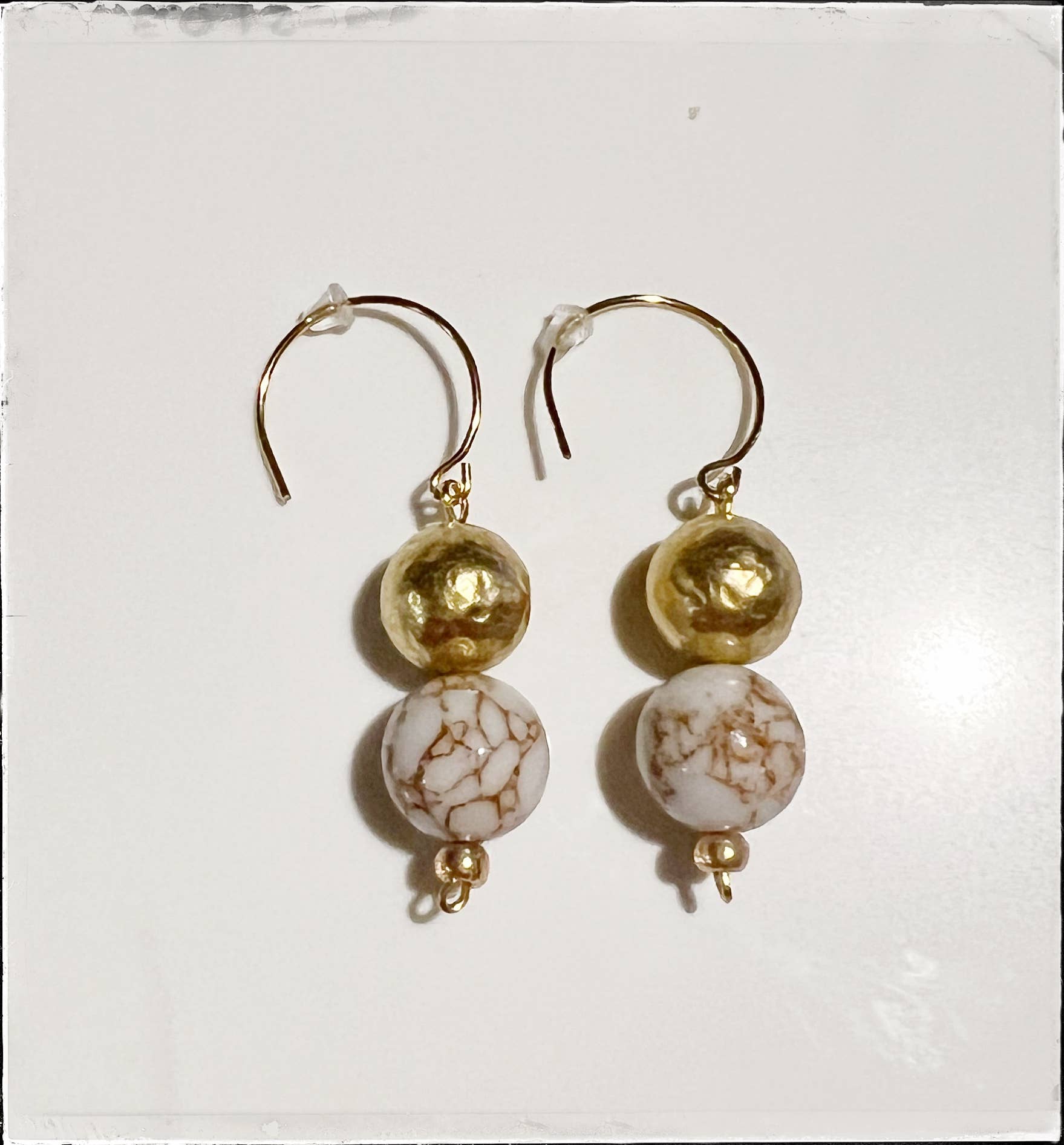 GentrybyJenna – Großhandel Ohrhänger – Dangle Hoop Edelstein-Perlenohrring, Weißgold, Spitze, Türkis2