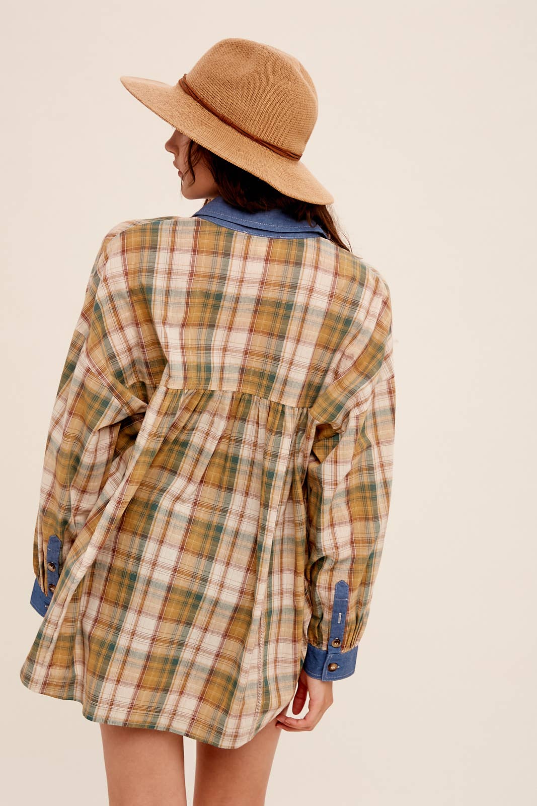 Listicle – Engroshandel Skjorte med buttondown – til kvinder – Blandet ternet oversized skjorte med knapper27