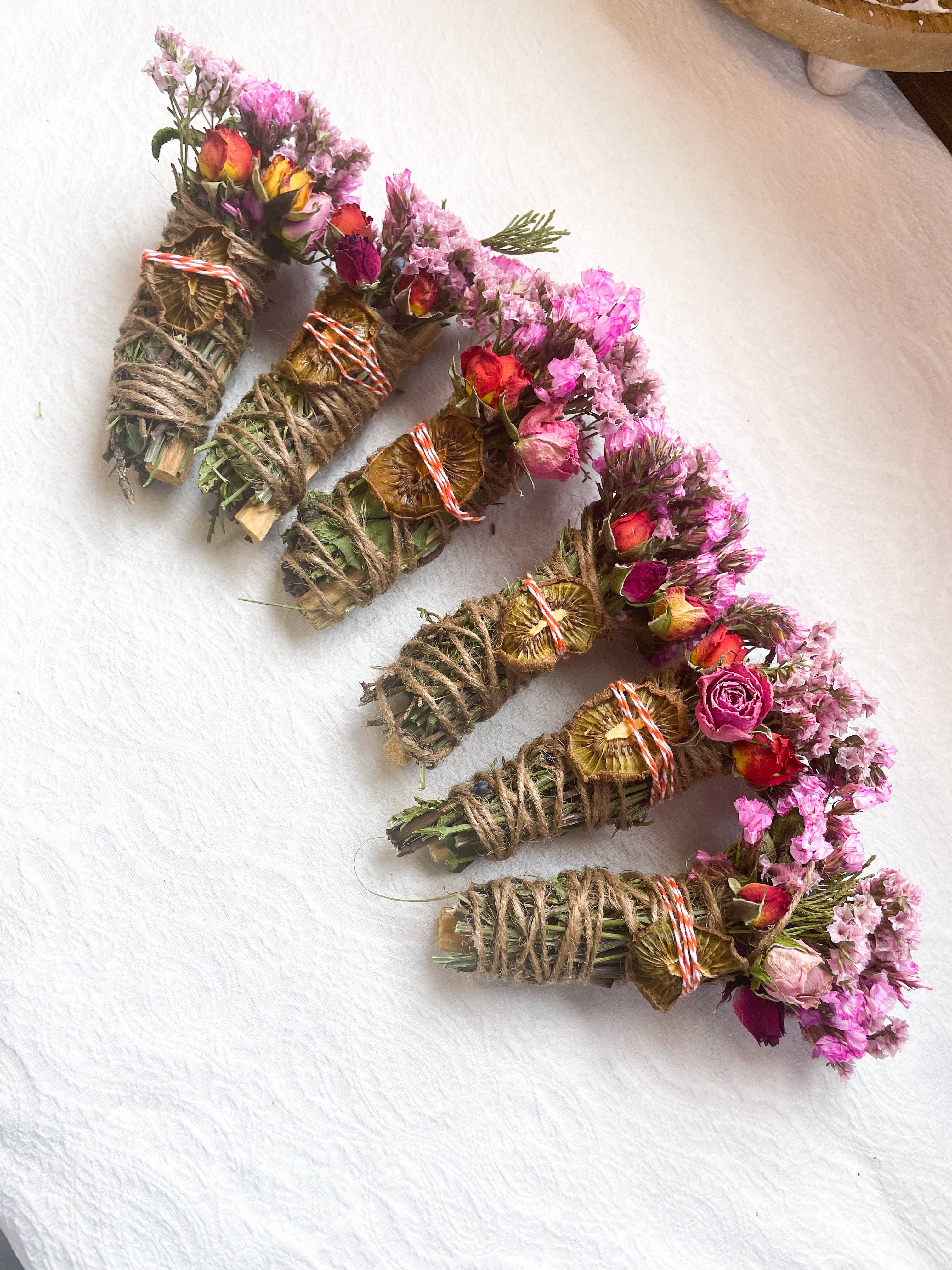 CharlieHaze - Wholesale Sage Bundle - Kiwi, Mint, Palo Santo and Cedar Spring Smudge Stick14