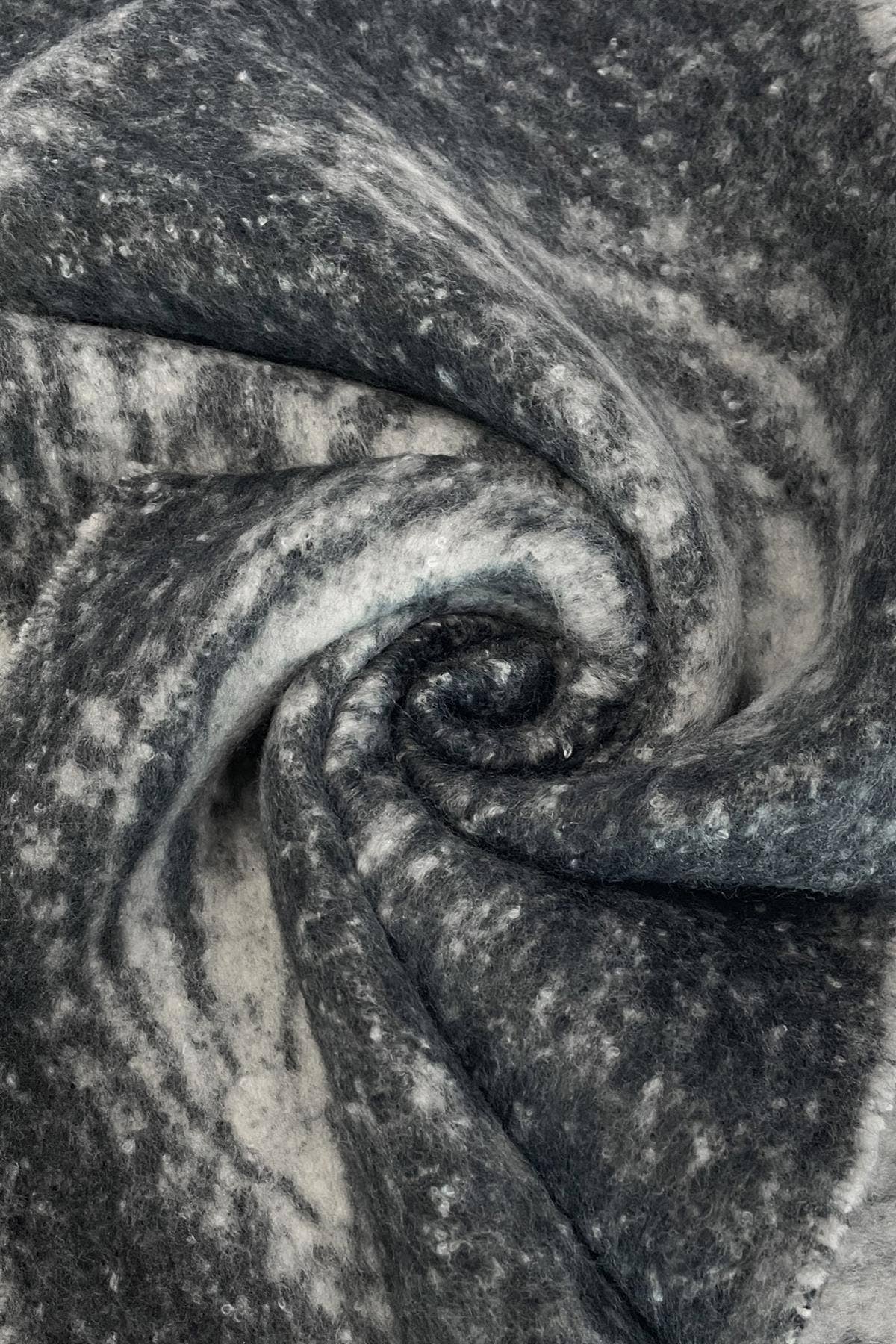 Fashion Scarf World - Wholesale Scarf - Women's - Paisley Chunky Tassel Reversible Wool Blanket Scarf8