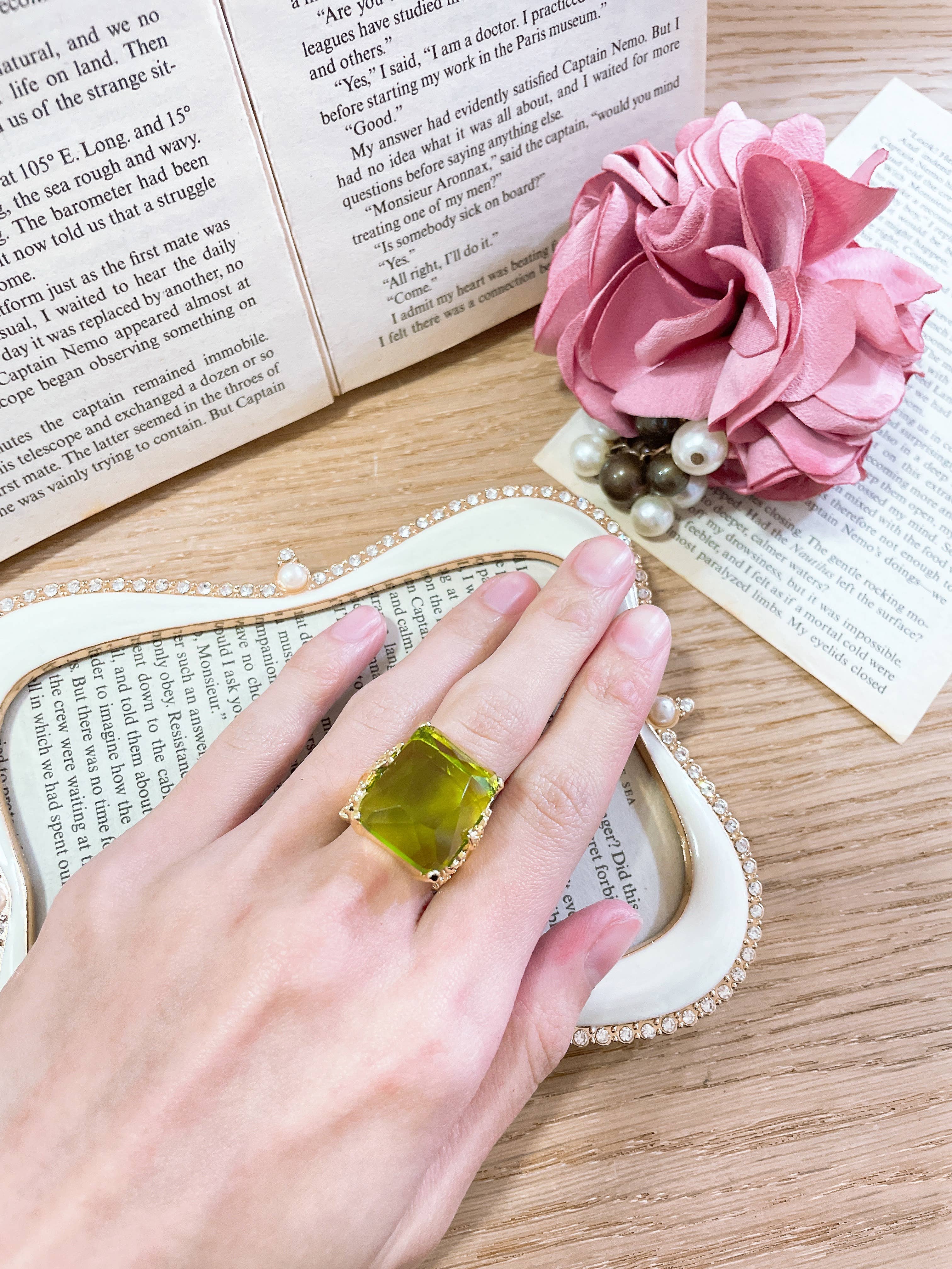 Zoey Simmons – wholesale Cocktail/statement ring – Peridot Crystal & CZ Garden Ring - GF1