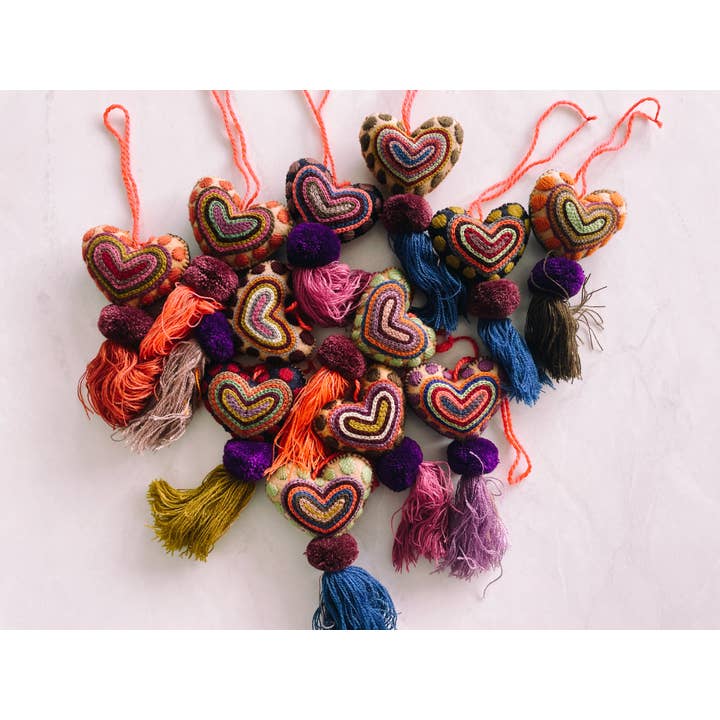 Pura Vida - Wholesale Ornament - Kerstversiering met geborduurd hart en luipaardkwastje14