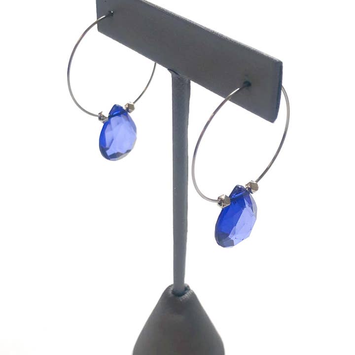 Leetie Lovendale - Vendita all'ingrosso Orecchini a cerchio - Orecchini a Cerchio Briolette sfaccettati blu denim2