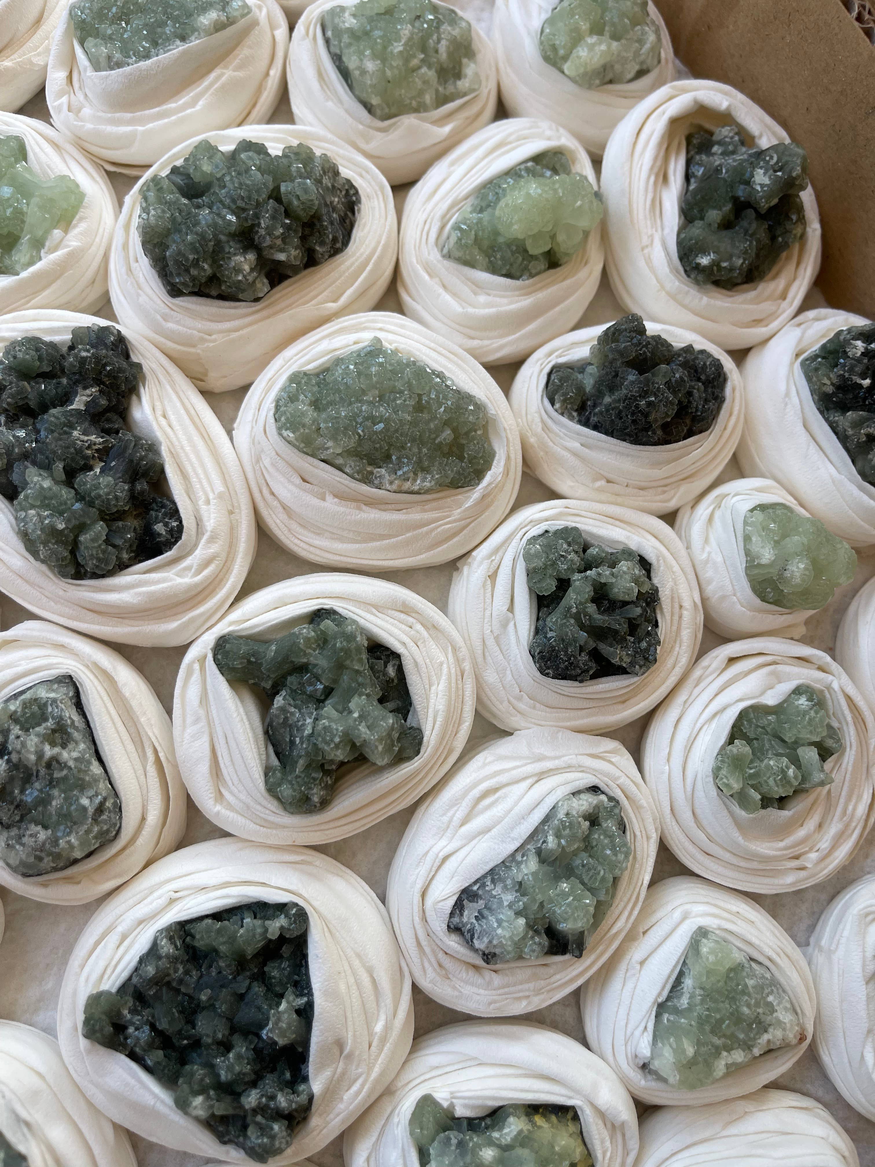 Casablanca Exports - Wholesale Spiritual Stone/Crystal - Prehnite bow ties Morocco Full box5