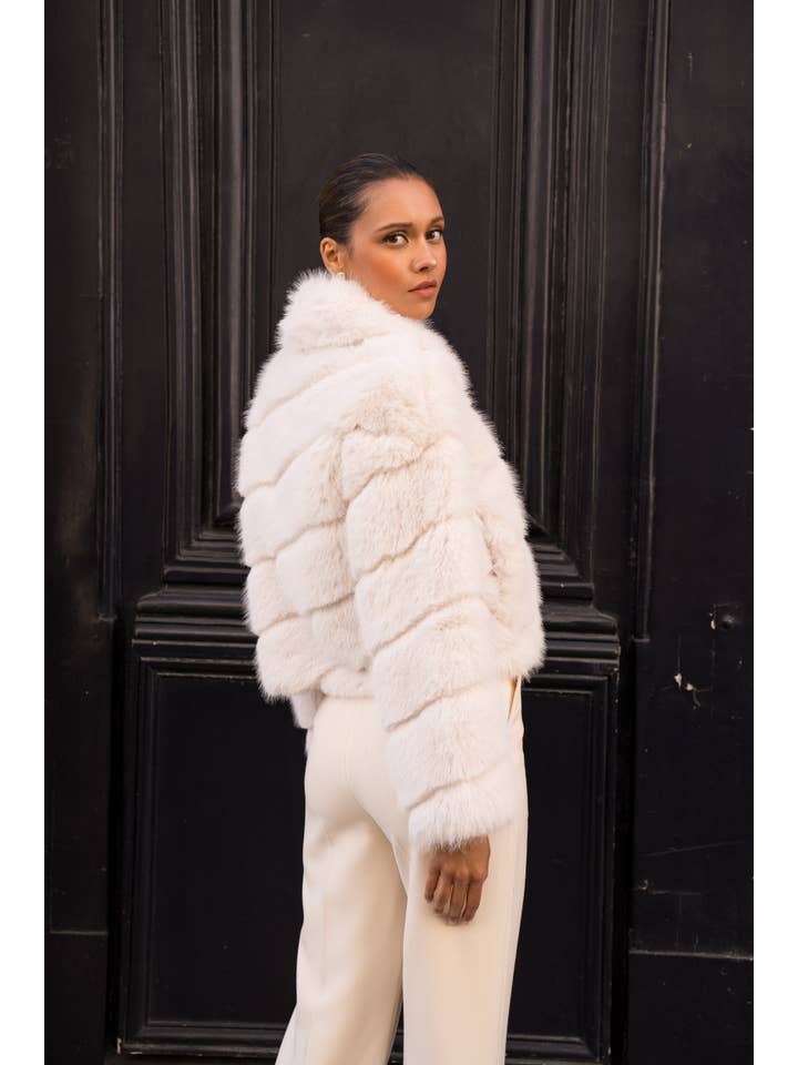 Attentif Paris - Wholesale Fur/Faux Fur Coat - Women's - Short faux fur coat with long hair and oblique stripes5