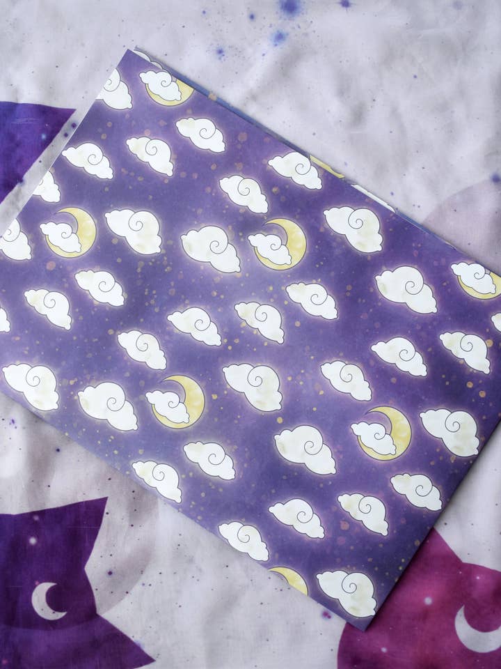 Papier cadeau - Lune et nuages rêveurs pour la vente par Felfira Moon Designs
