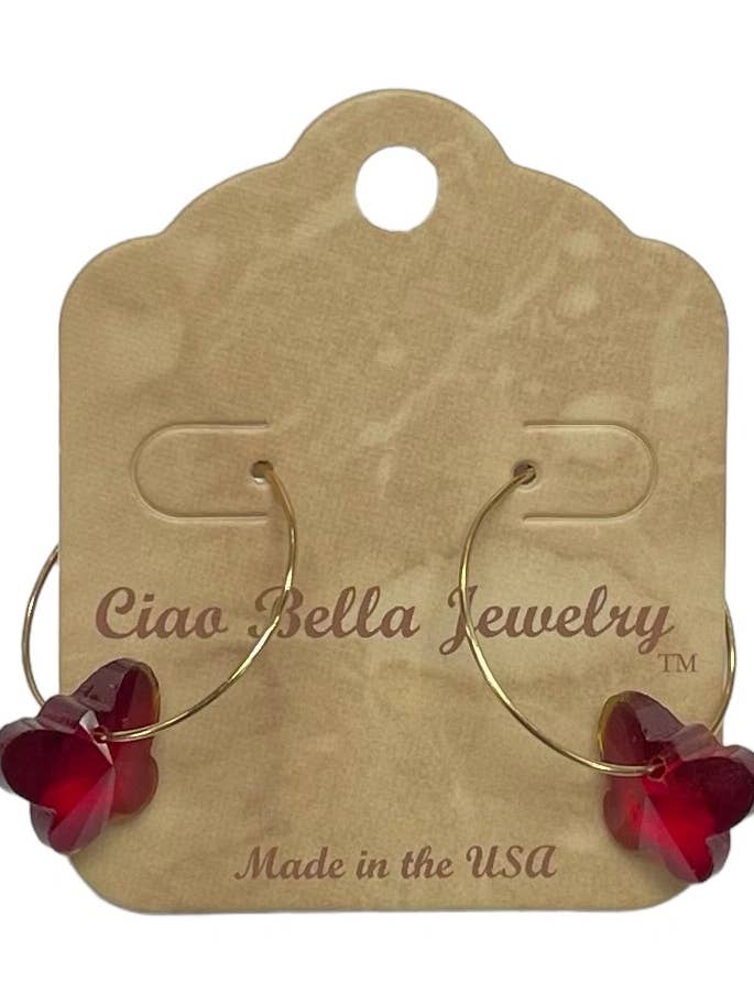 Krystal sommerfugleøreringe på guldbøjler for engroshandel hos Ciao Bella Jewelry Inc