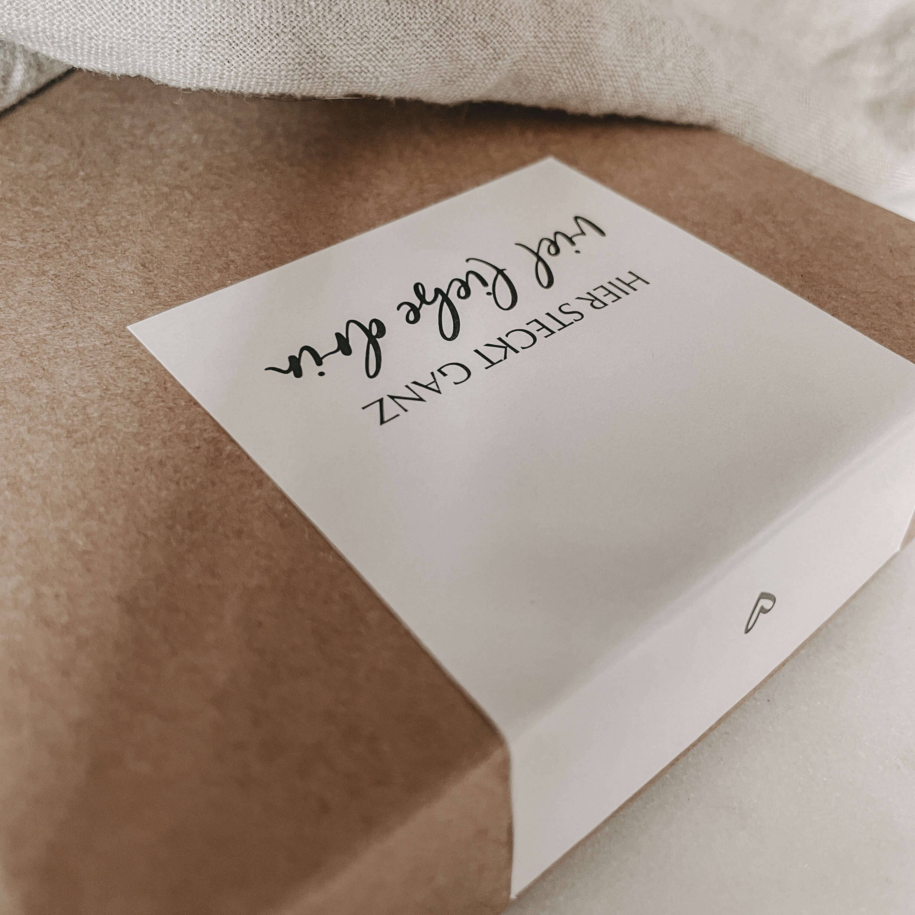 NORDEULE - Wholesale Gift Tag Label - Seal label Here is a lot of love inside White | 6x8cm A7 A61