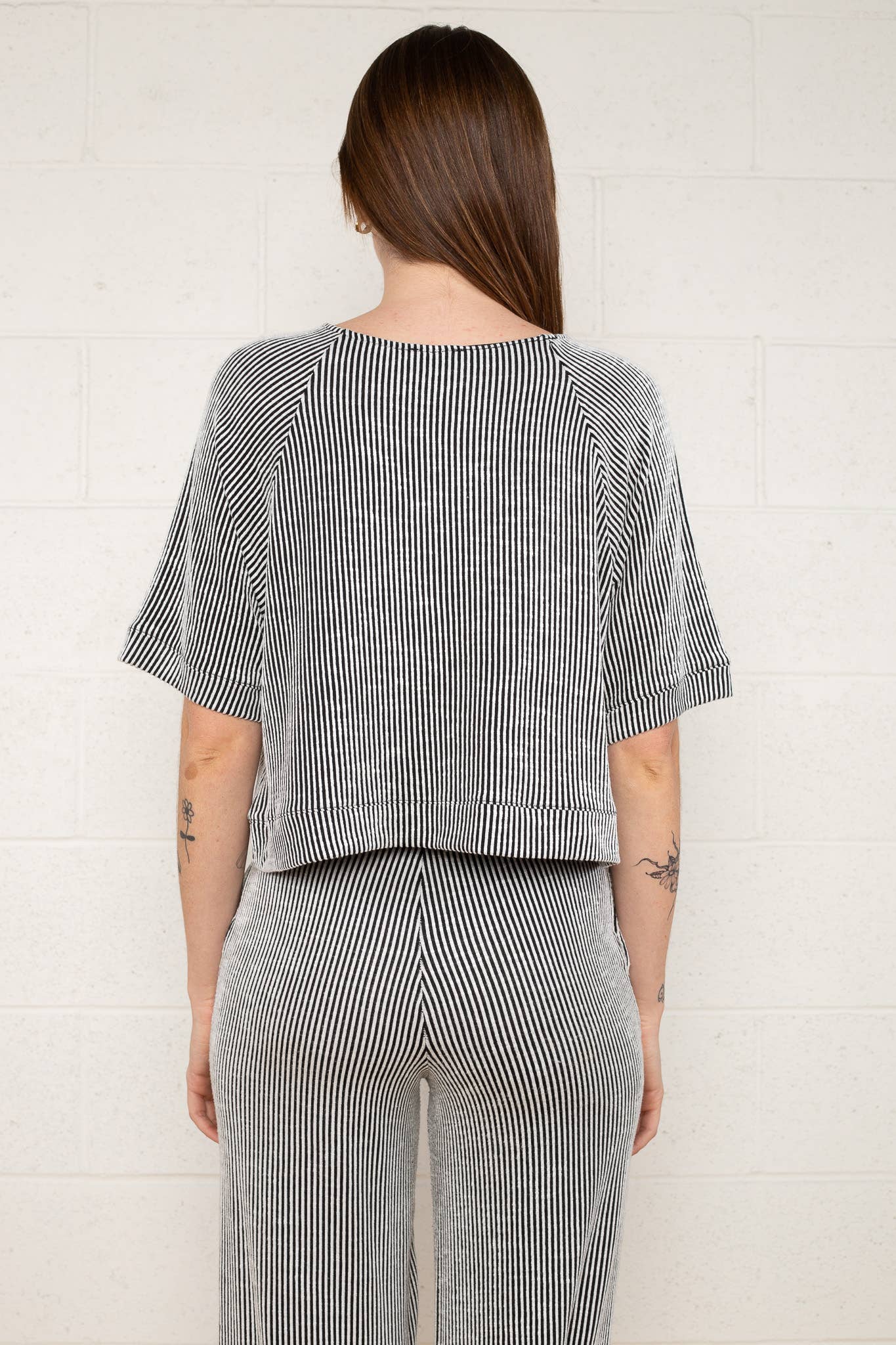 Svart/Vit Bella Stripe Topp för wholesale på Faire2