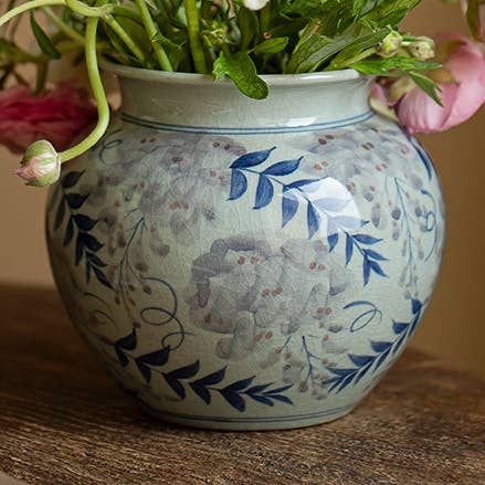 Gohobi Handbemalte Vintage-Vase in Blau und Weiß für den Großhandel von Gohobi (We cover U.S. import duties)