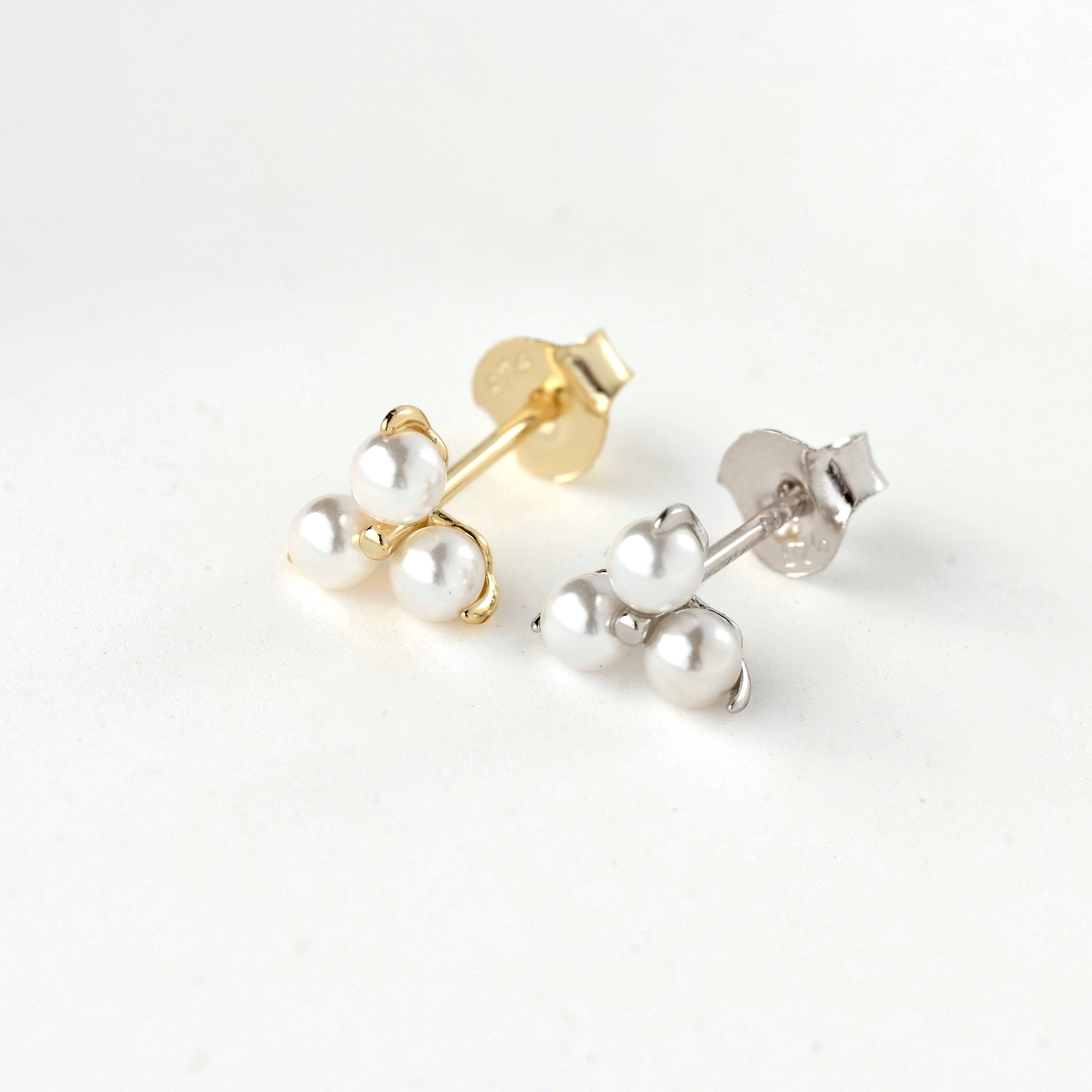 Blueyejewelry – wholesale Stud/post earrings – Pearl Cluster Studs - Sterling Silver Pearl Clover Earrings2
