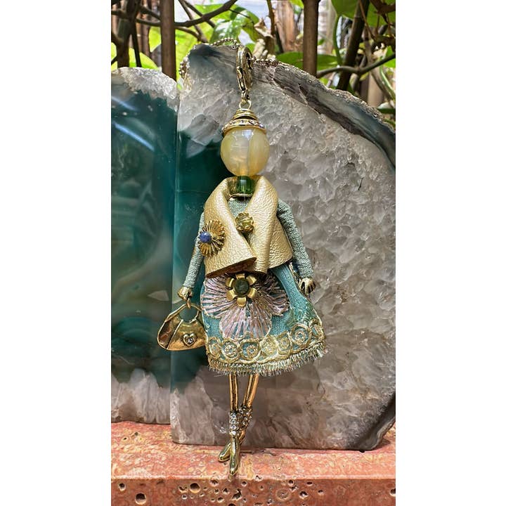 Pretty Persuasions - Vendita all'ingrosso Collana con ciondolo/pendaglio - N23188G Collana in acciaio inossidabile con bambola francese decorata in pietra