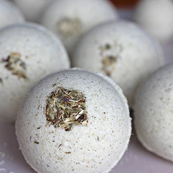 Red Cat Apothecary - Wholesale Bath Bomb/Fizz - Clearing Ritual Bath Bomb | Milk + Herbs Natural Luxury1
