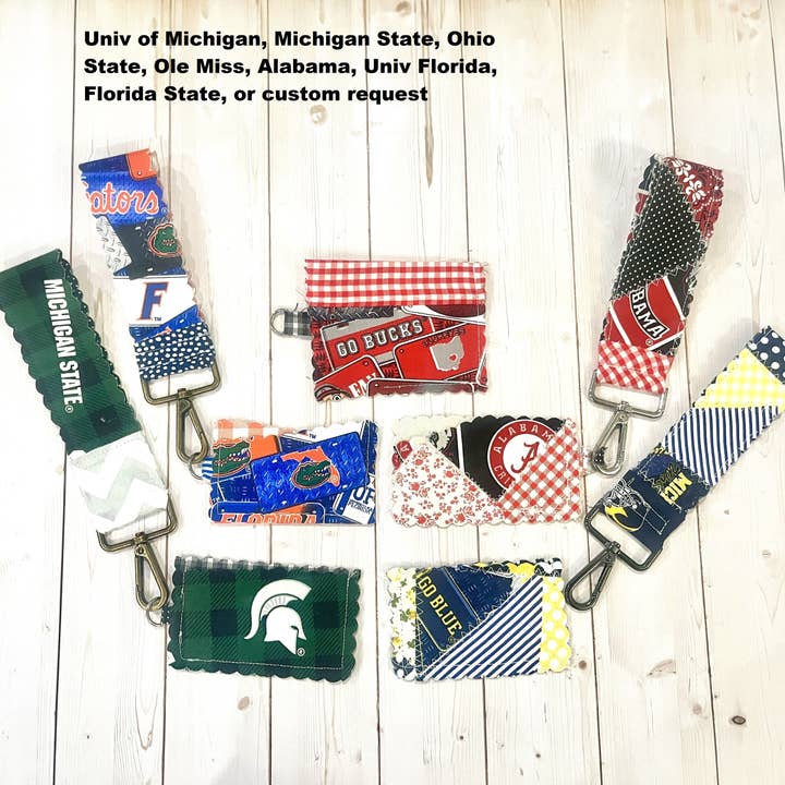 Conjunto de porta-chaves de pulso e carteira de retalhos universitários; UM, MSU, OSU por atacado de Plaid Spirit