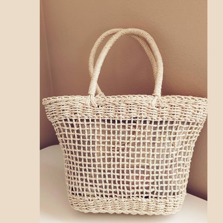 Seattle and Saigon - Wholesale Tote Bag - Women's - NATURAL WOVEN STRAW HANDBAG IN CREAMY WHITE