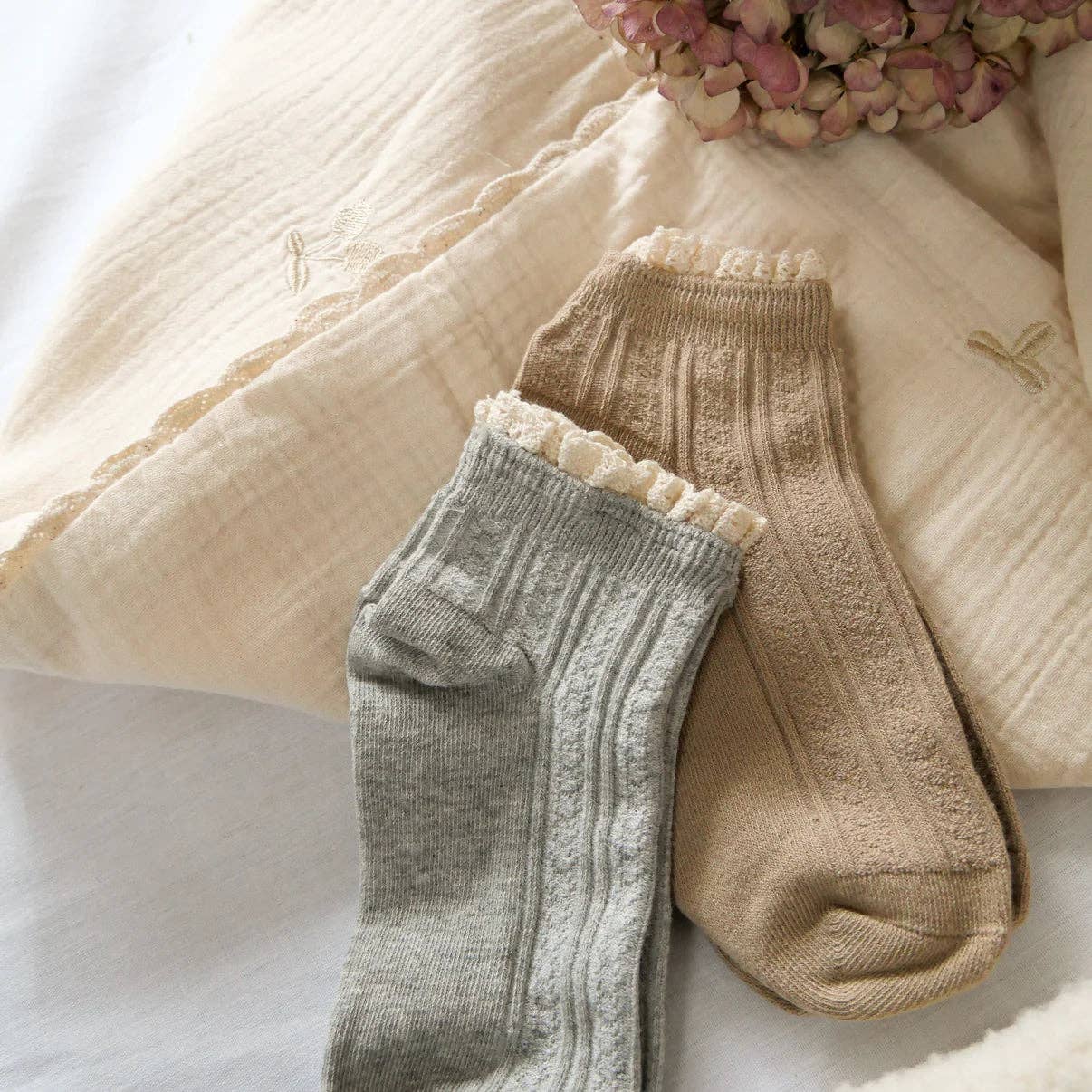 Gentil Coquelicot Paris - Venta al por mayor Calcetines - Mujer - Calcetines bajos de macramé2