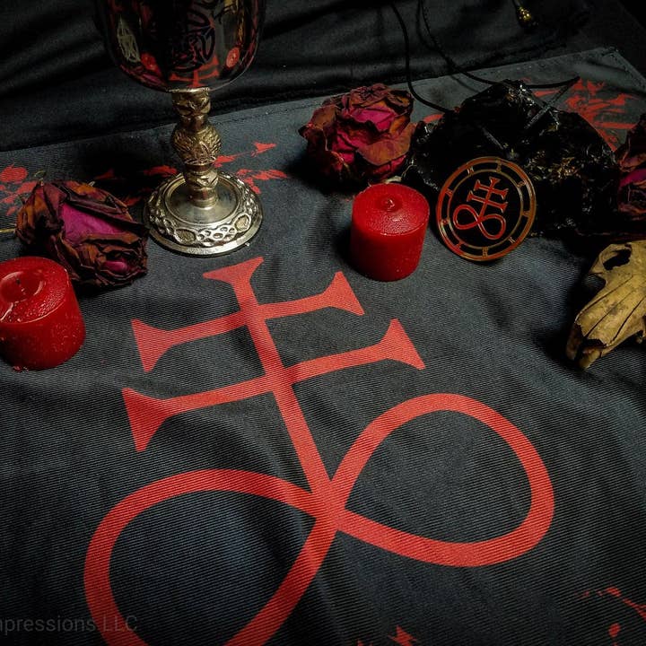 Goetic Impressions - Vente Tapisserie/textile - Nappe d'autel Leviathan4