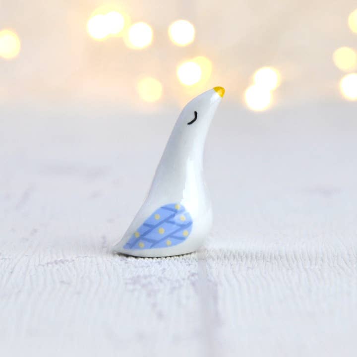 Fantagaro l'oie bleue- miniature céramique signée pour la vente par Gwenngwenn